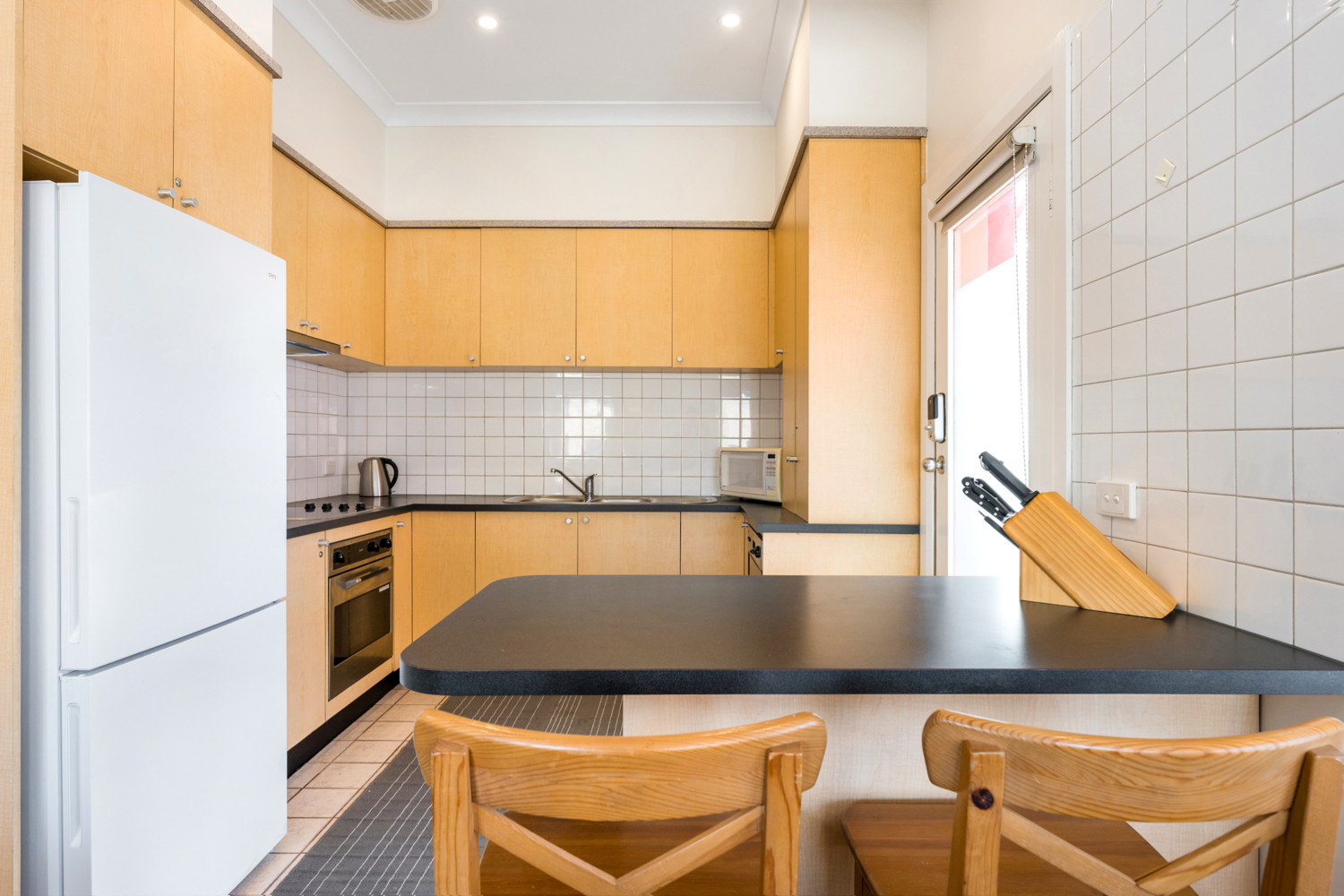 St Kilda Chic FULLY FURNISHED First Floor 3 Bedroom Duplex